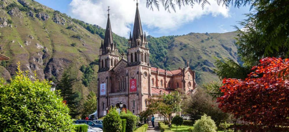 Apartamentos Rurales La Caviana Cangas de Onis Bagian luar foto