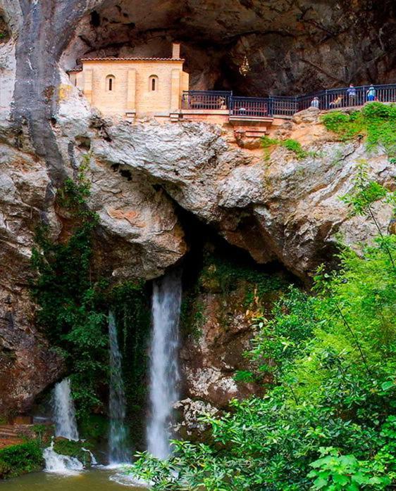 Apartamentos Rurales La Caviana Cangas de Onis Bagian luar foto