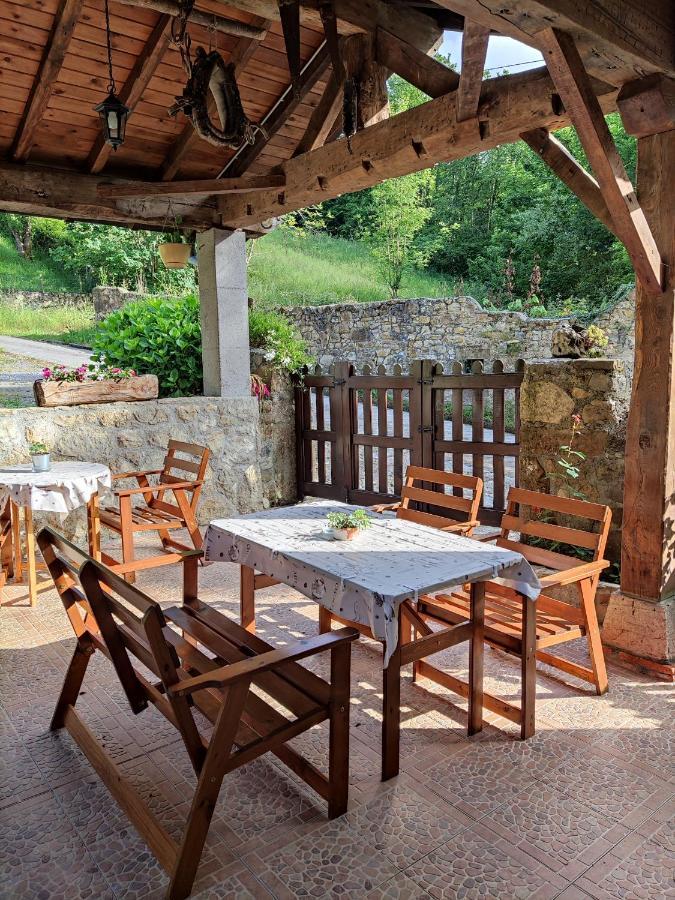 Apartamentos Rurales La Caviana Cangas de Onis Bagian luar foto