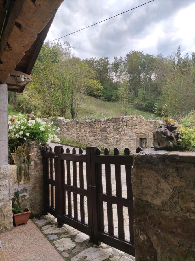 Apartamentos Rurales La Caviana Cangas de Onis Bagian luar foto