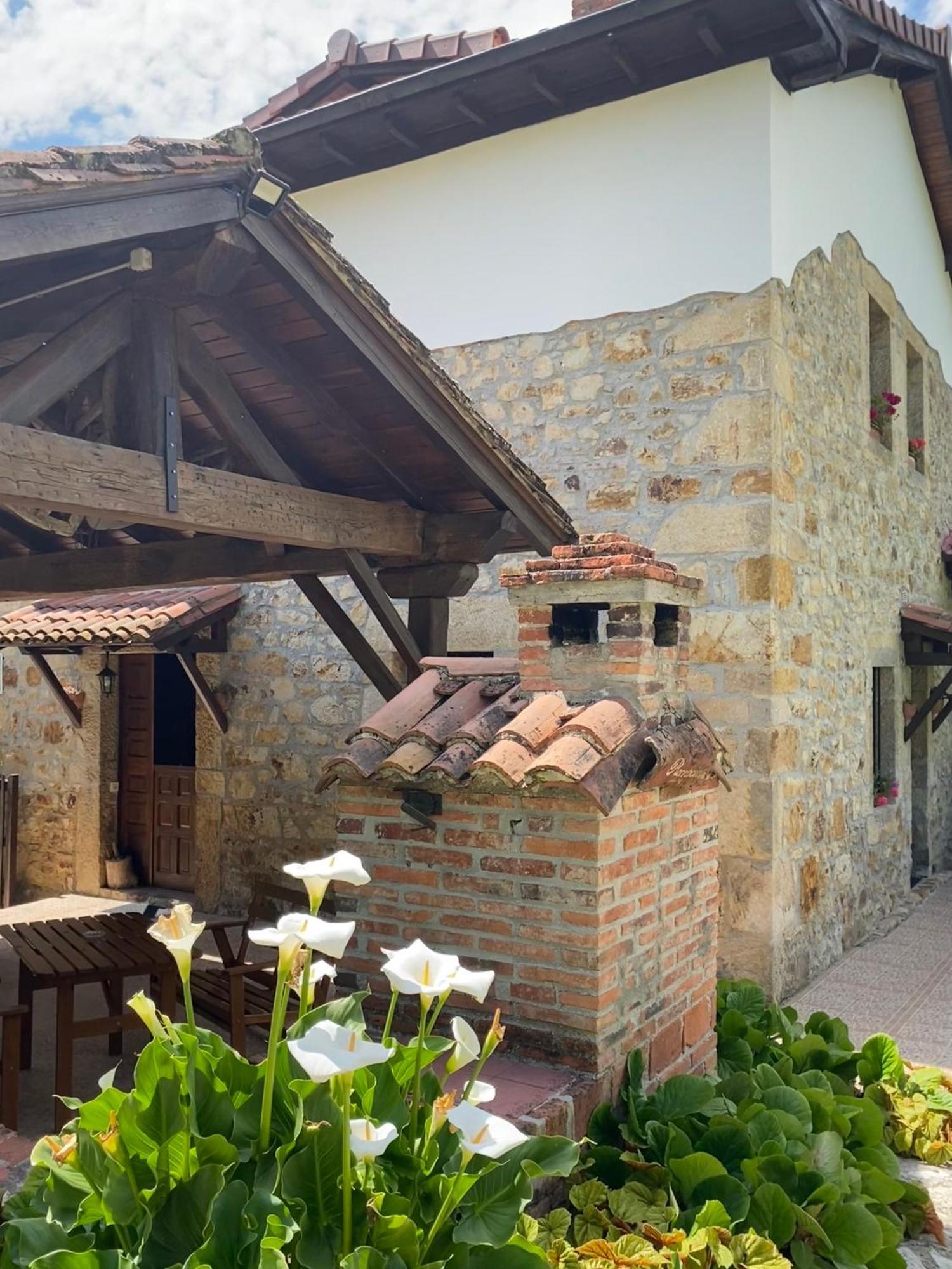 Apartamentos Rurales La Caviana Cangas de Onis Bagian luar foto