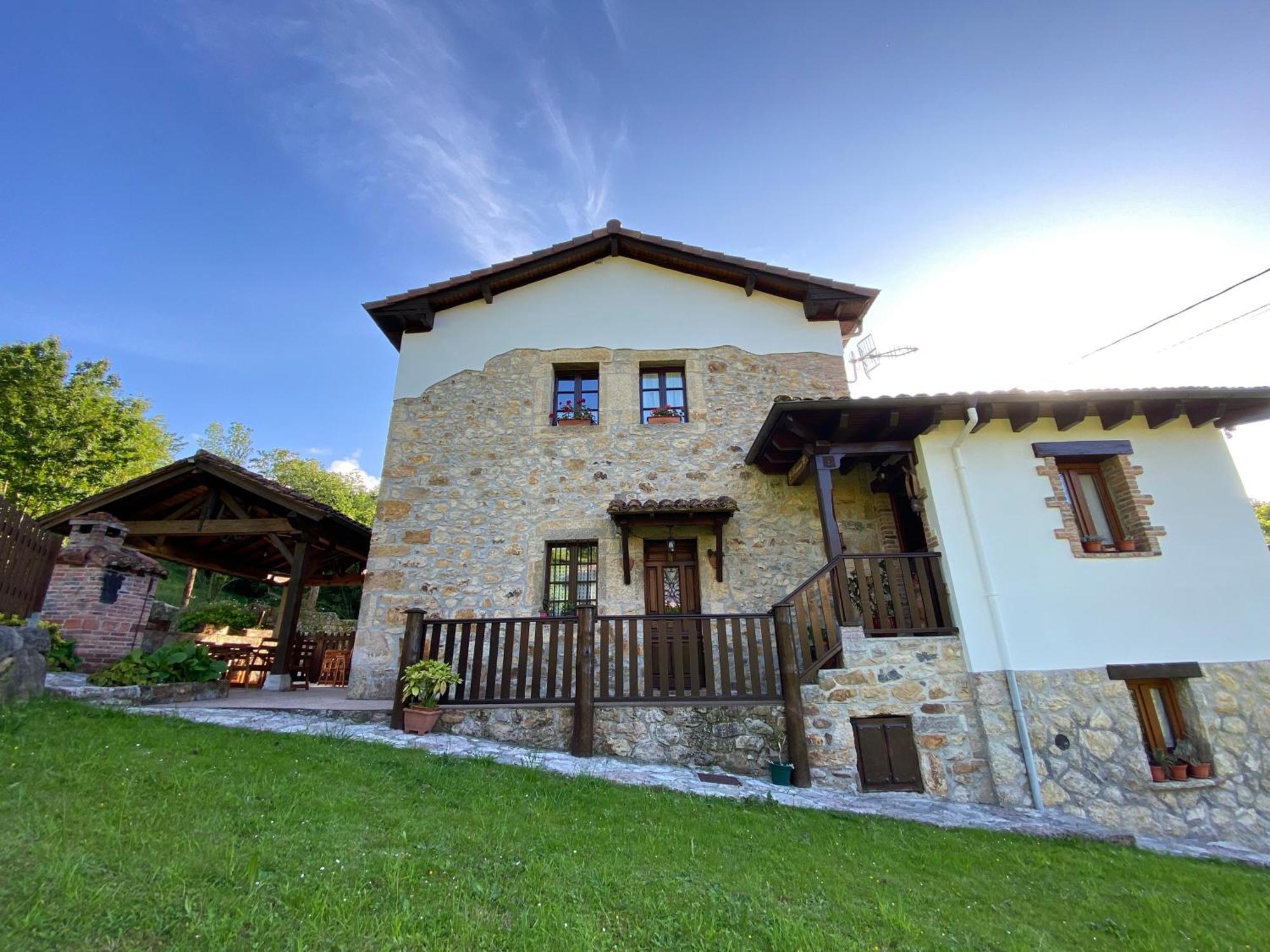 Apartamentos Rurales La Caviana Cangas de Onis Bagian luar foto