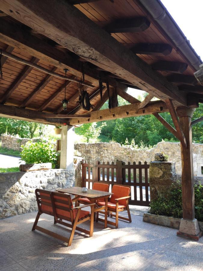 Apartamentos Rurales La Caviana Cangas de Onis Bagian luar foto