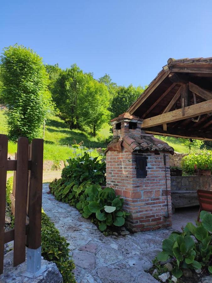 Apartamentos Rurales La Caviana Cangas de Onis Bagian luar foto